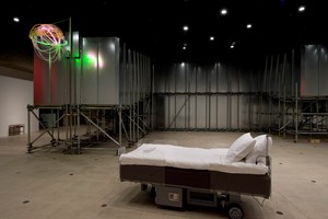 Carsten Höller, Two Roaming Beds (Grey), 2015 and Half Clock, 2014 © Carsten Höller. Installation View Carsten Höller: Decision at the Hayward Gallery, London 2015. Courtesy of the artist and Thyssen-Bornewmisza Art Contemporary.